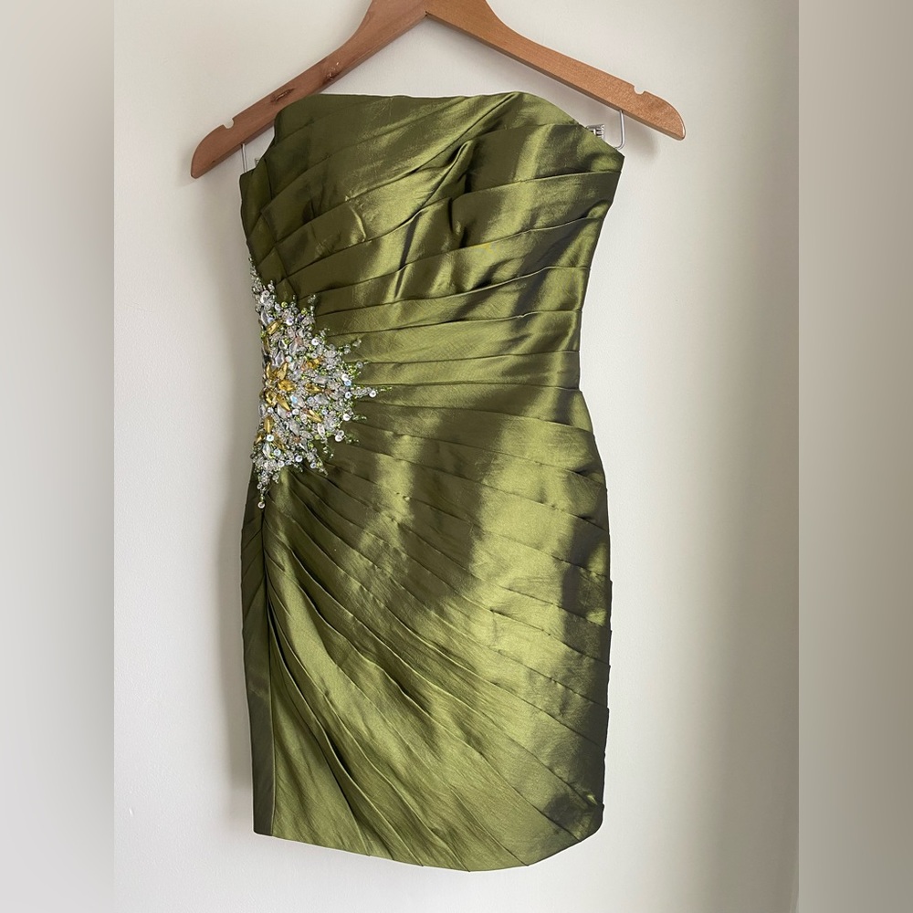 CASSANDRA STONE BY MAC DUGGAL Dress Metallic Green with Rhinestones Size 2
